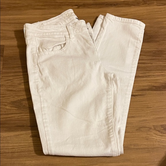American Eagle Outfitters Women’s White Jeans - Picture 4 of 4